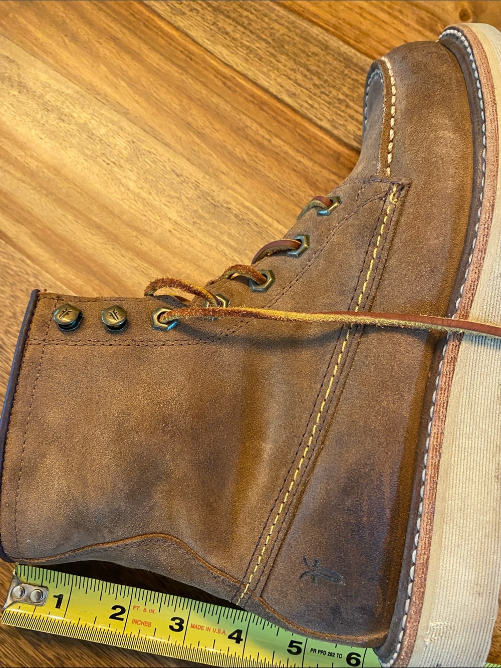 Frye women’s Tan Dakota Suede Moc Toe Lace-Up Boots. - Picture 10 of 13